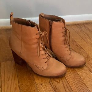 🌺🌺 Aldo Neily Lace Up Boots